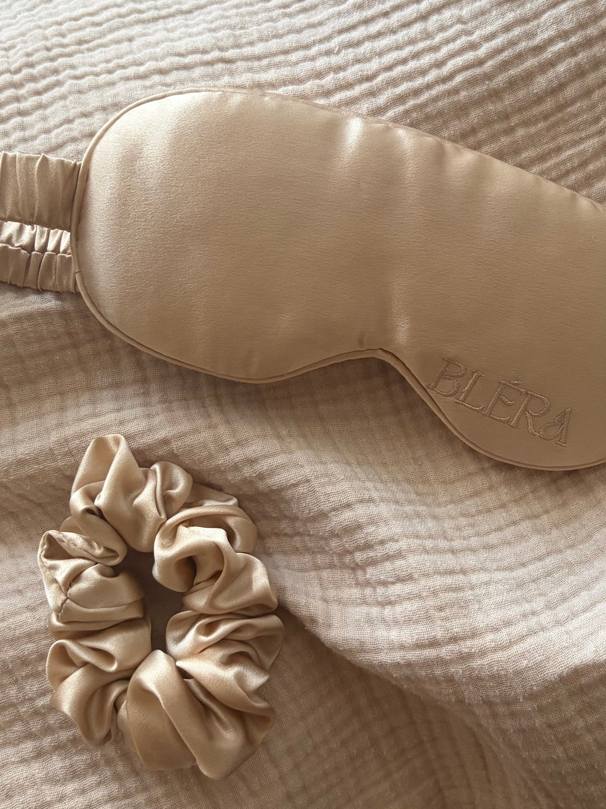 Bléra™ Champagne Pearl Silk Set